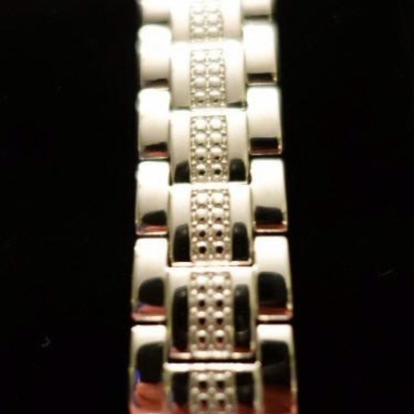 🌺🌸Ladies Bulova Stainless Steel Crystal Quartz Watch🌸🌺 - Picture 7 of 11